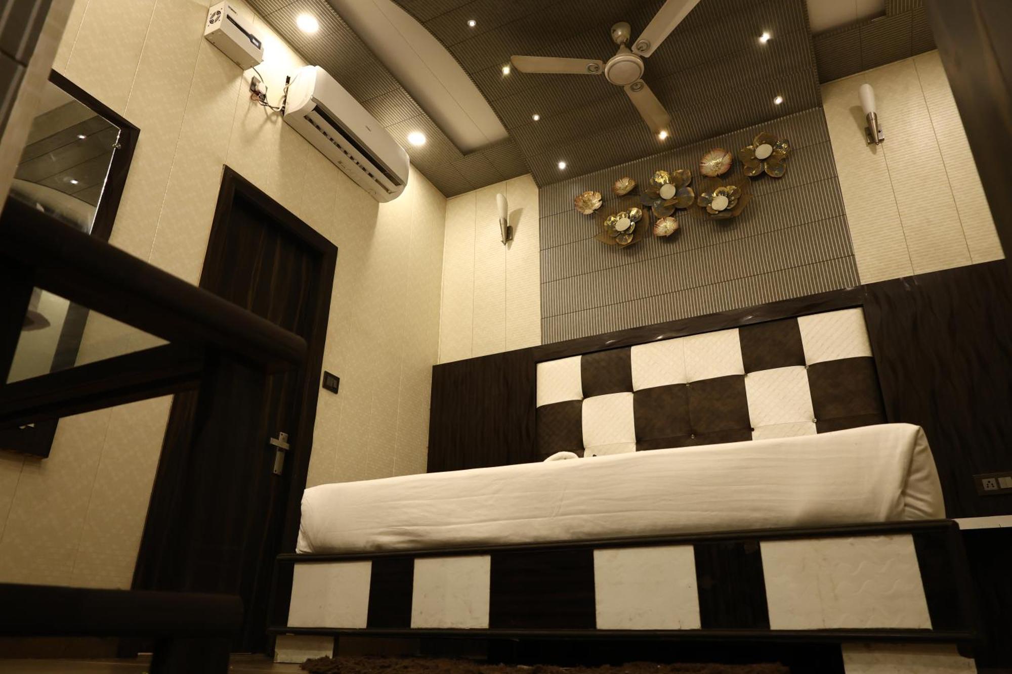 Hotel Pardesi Харидвар Экстерьер фото